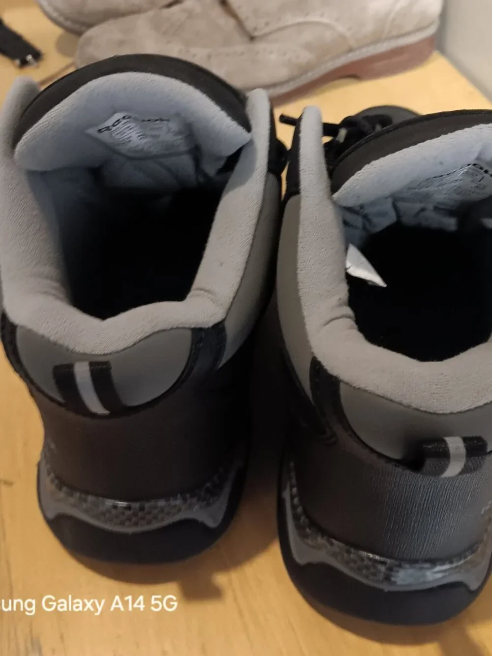 REEBOK Beamer Mens 8W Black Leather Waterproof Composite Toe Work Boots RB1067